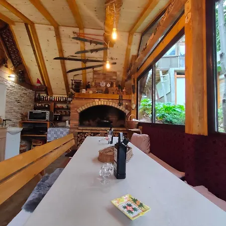 Praska Zima Apartment *